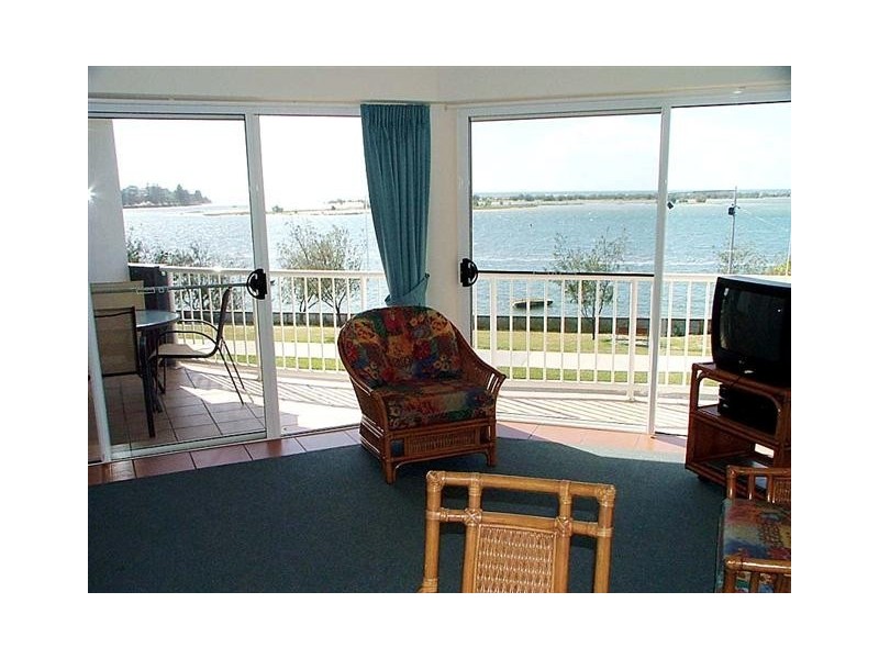 11/8 Golden Beach Esp, Caloundra QLD 4551