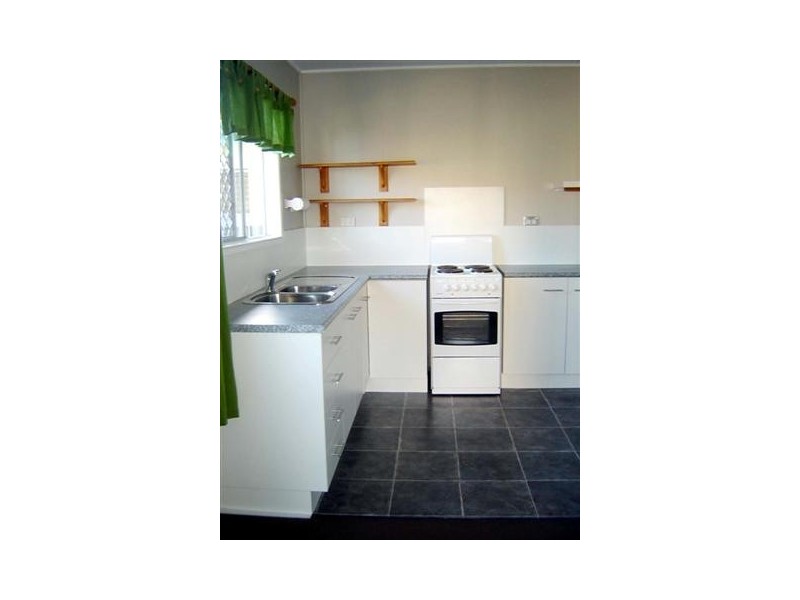 2/9 Hankinson Street, Caloundra QLD 4551