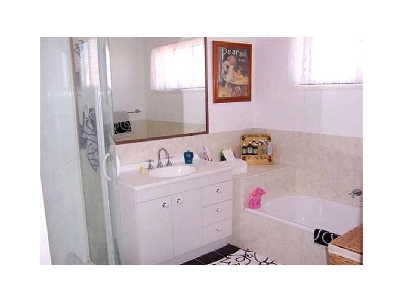 15 Ambako Place, Golden Beach QLD 4551