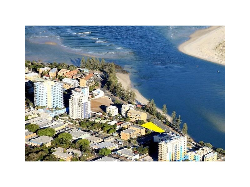 33 Bulcock Beach Esplanade, Caloundra QLD 4551