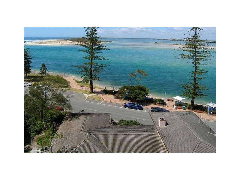 33 Bulcock Beach Esplanade, Caloundra QLD 4551