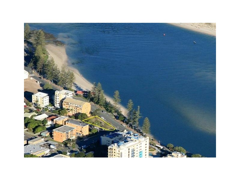 33 Bulcock Beach Esplanade, Caloundra QLD 4551