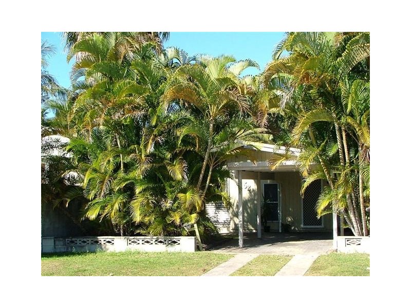 52 Roderick St, Caloundra QLD 4551
