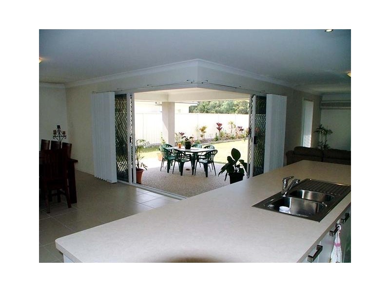 17 Sovereign Circuit, Pelican Waters QLD 4551