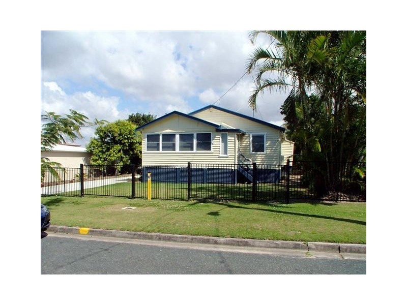 2 Fourth Avenue, Caloundra QLD 4551