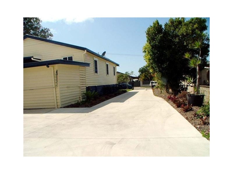 2 Fourth Avenue, Caloundra QLD 4551