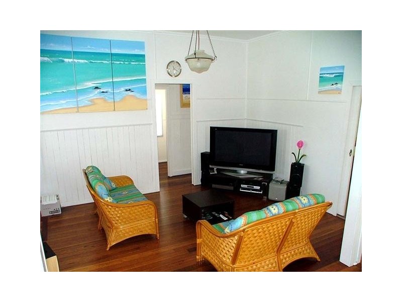 2 Fourth Avenue, Caloundra QLD 4551