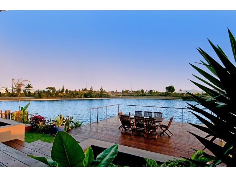 21 Bellanboe Circuit, Pelican Waters QLD 4551