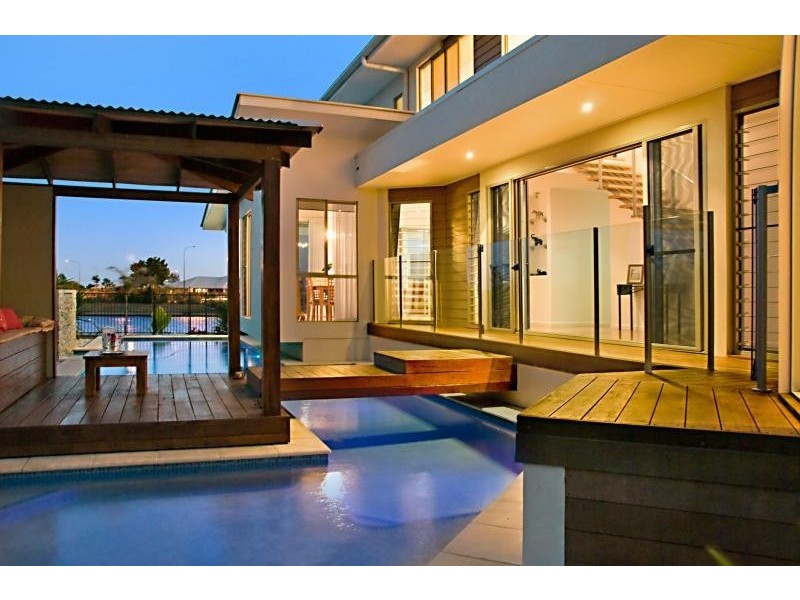 21 Bellanboe Circuit, Pelican Waters QLD 4551