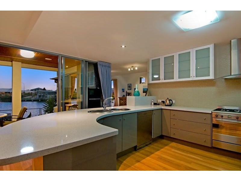 21 Bellanboe Circuit, Pelican Waters QLD 4551