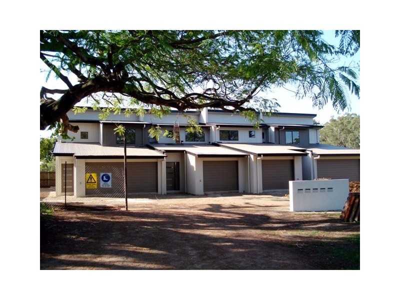 1-4/24 Simpson Street, Beerwah QLD 4519