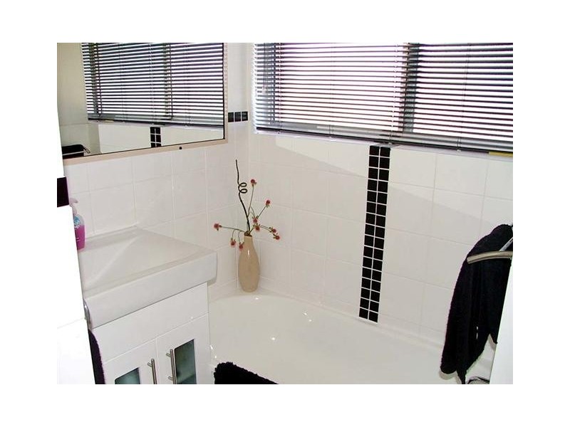 9/10 Coonowrin St, Dicky Beach QLD 4551