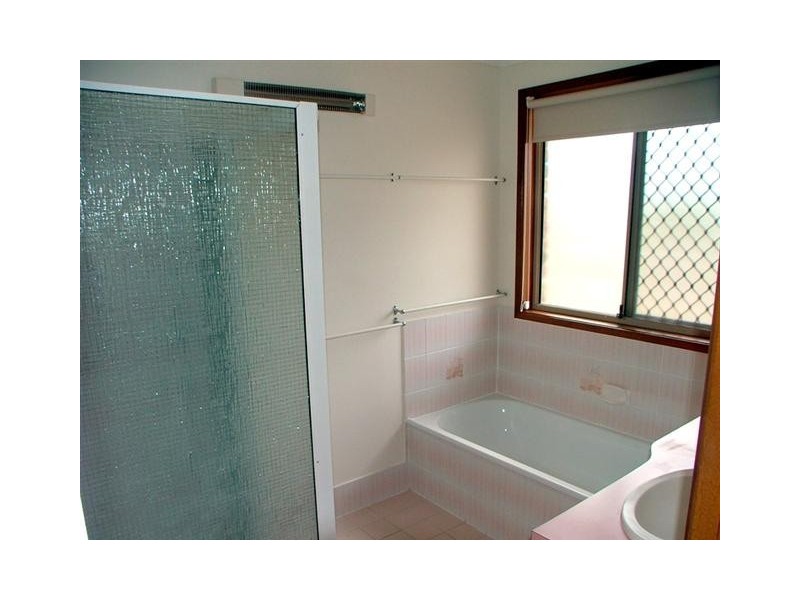 24 Naroon Cr, Wurtulla QLD 4575