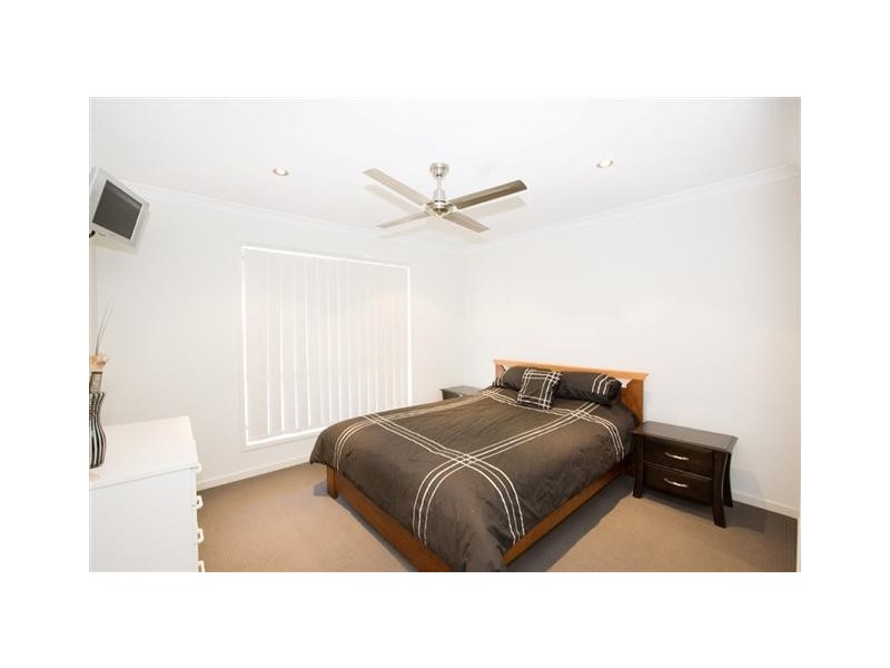 11 Usher Blvd, Beerwah QLD 4519