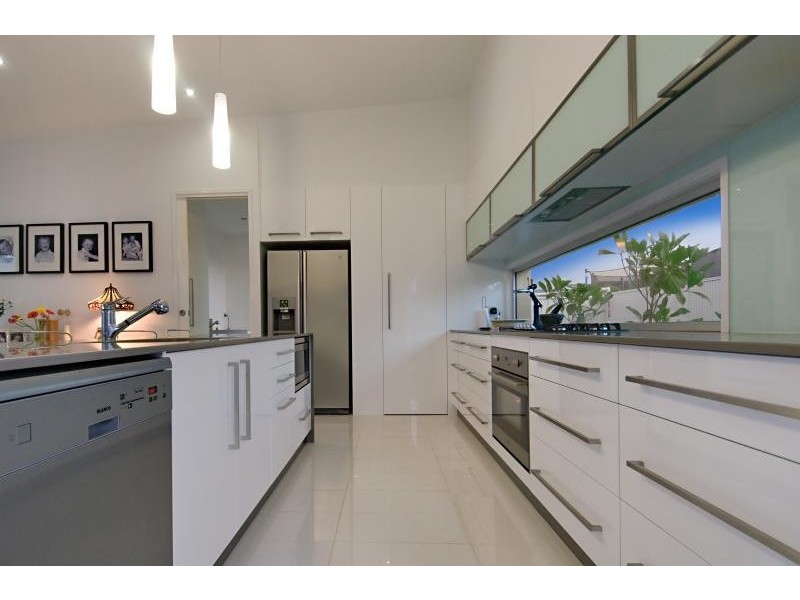 37 Westholme Cct, Pelican Waters QLD 4551