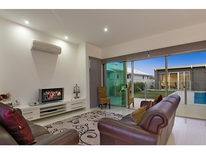 37 Westholme Cct, Pelican Waters QLD 4551