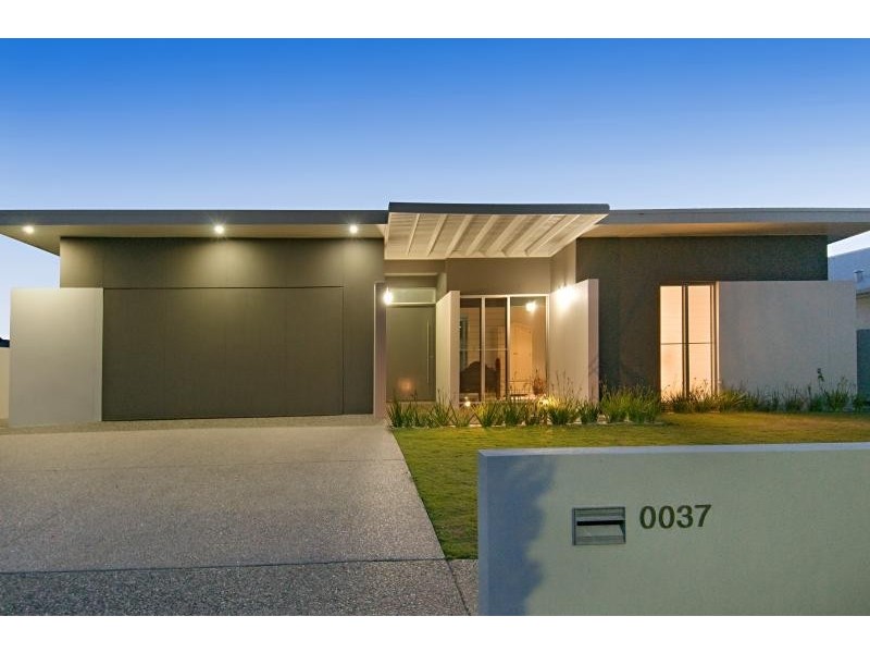 37 Westholme Cct, Pelican Waters QLD 4551