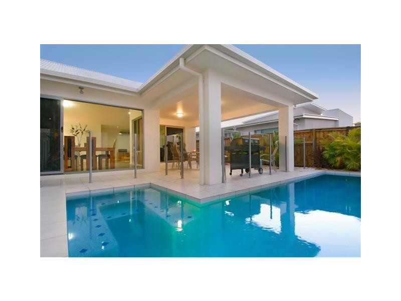 15 Landsdowne Street, Pelican Waters QLD 4551