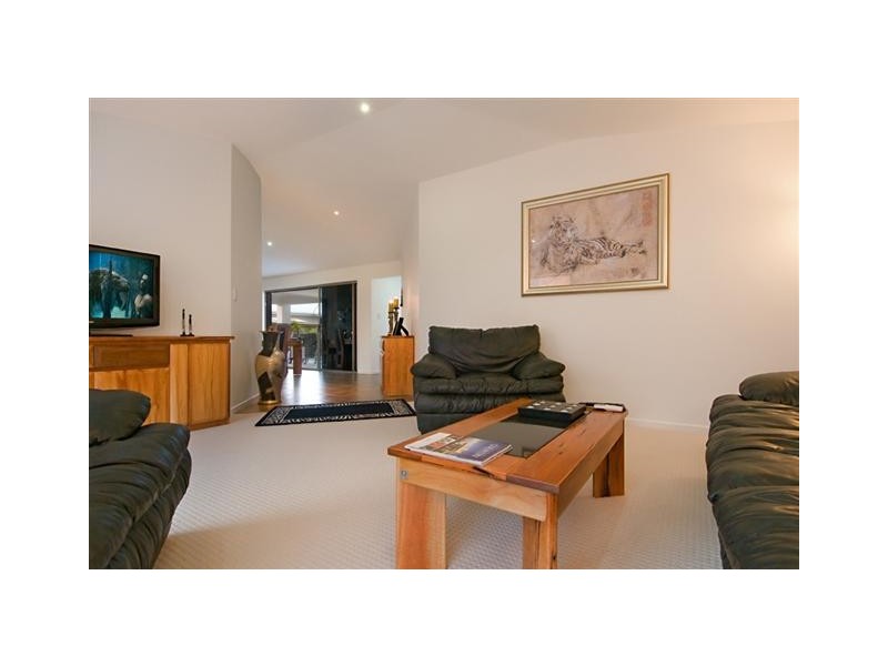 15 Landsdowne Street, Pelican Waters QLD 4551
