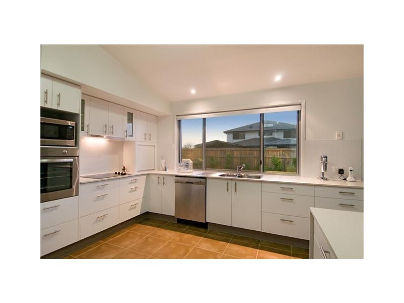 15 Landsdowne Street, Pelican Waters QLD 4551