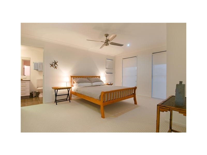 15 Landsdowne Street, Pelican Waters QLD 4551