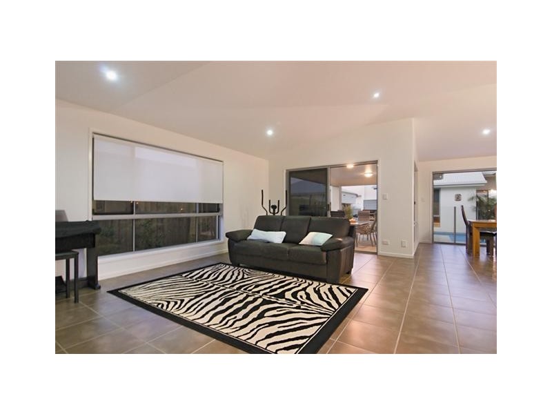15 Landsdowne Street, Pelican Waters QLD 4551