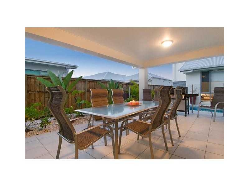 15 Landsdowne Street, Pelican Waters QLD 4551