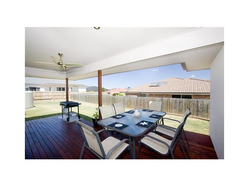 11 Usher Blvd, Beerwah QLD 4519