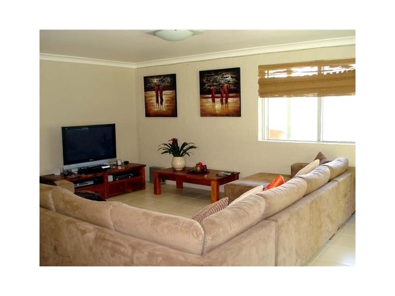 7 Theodore Ct, Moffat Beach QLD 4551