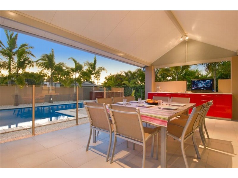 2 Archer Court, Pelican Waters QLD 4551