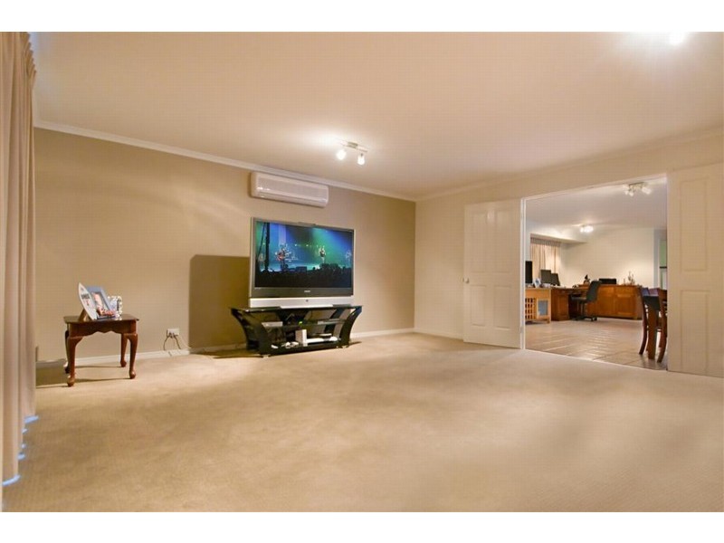 2 Archer Court, Pelican Waters QLD 4551