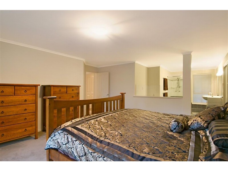 2 Archer Court, Pelican Waters QLD 4551