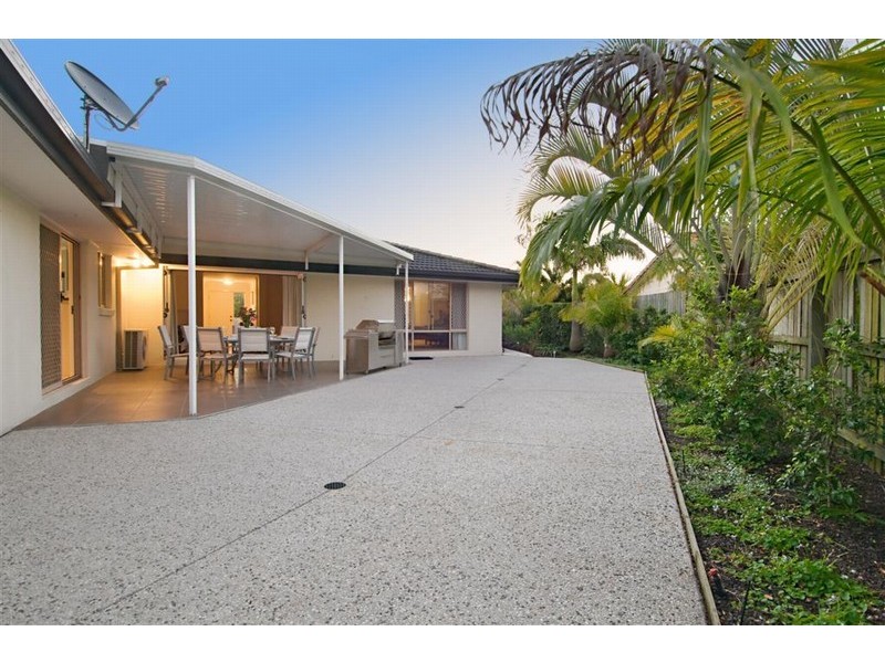 2 Archer Court, Pelican Waters QLD 4551