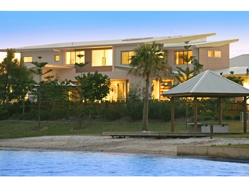 21 Bellanboe Circuit, Pelican Waters QLD 4551