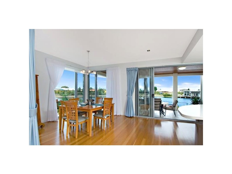 21 Bellanboe Circuit, Pelican Waters QLD 4551