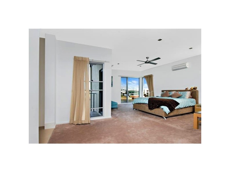 21 Bellanboe Circuit, Pelican Waters QLD 4551