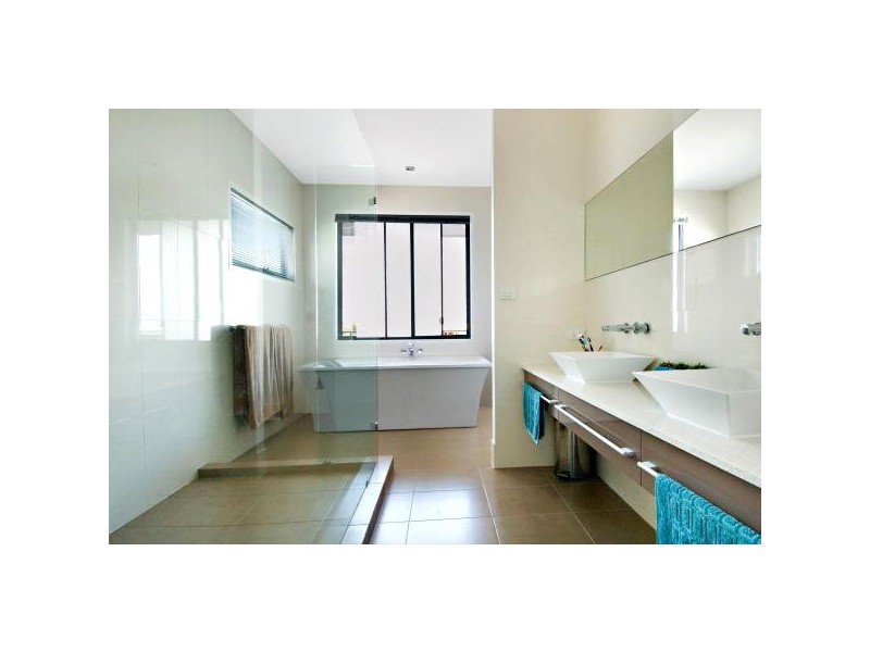 21 Bellanboe Circuit, Pelican Waters QLD 4551