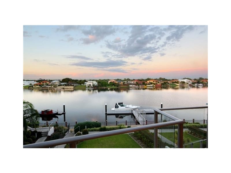 14/7 Grand Parade, Kawana Island QLD 4575