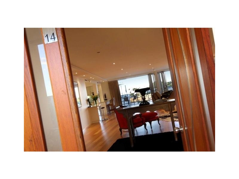 14/7 Grand Parade, Kawana Island QLD 4575