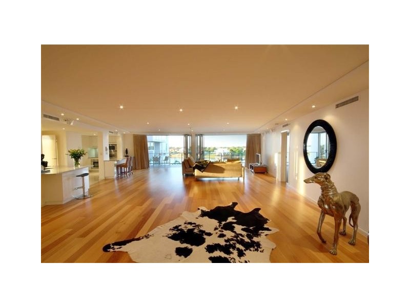 14/7 Grand Parade, Kawana Island QLD 4575