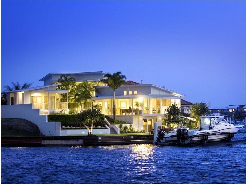 70 Sunbird Chase, Kawana Waters QLD 4575