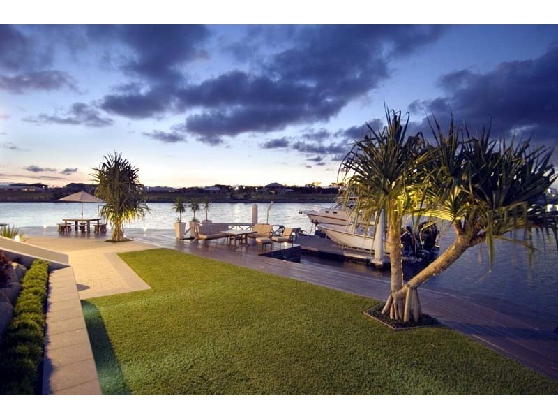 70 Sunbird Chase, Kawana Waters QLD 4575