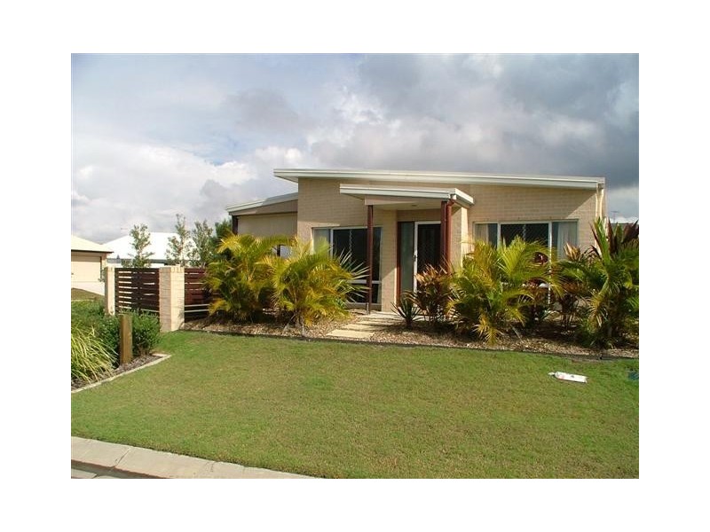 17 Gairdner Street, Caloundra West QLD 4551