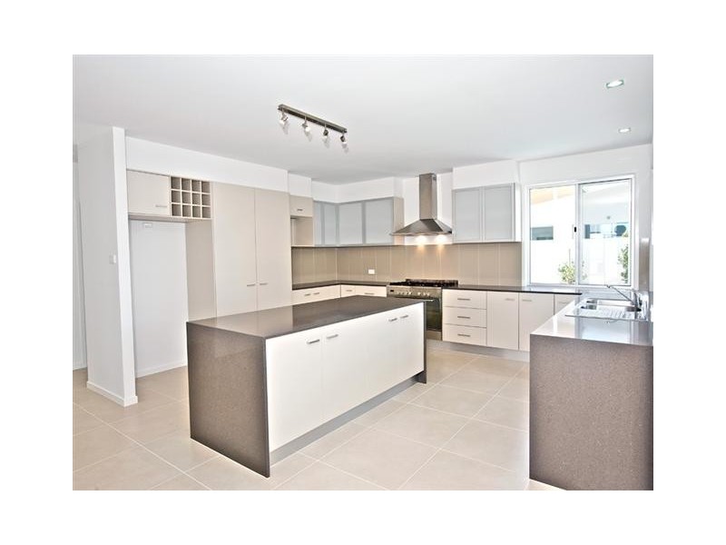 12 Landsdowne Street, Pelican Waters QLD 4551