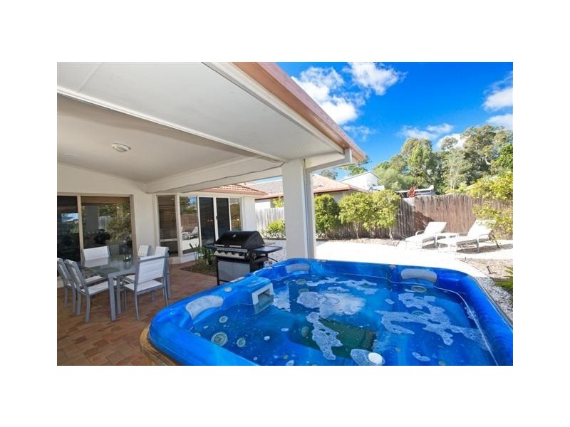5 Campbellville Circuit, Pelican Waters QLD 4551