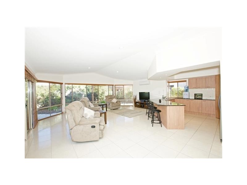 5 Campbellville Circuit, Pelican Waters QLD 4551