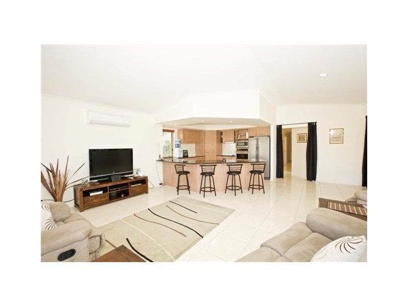 5 Campbellville Circuit, Pelican Waters QLD 4551