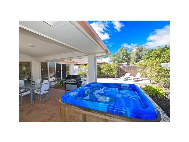 5 Campbellville Circuit, Pelican Waters QLD 4551