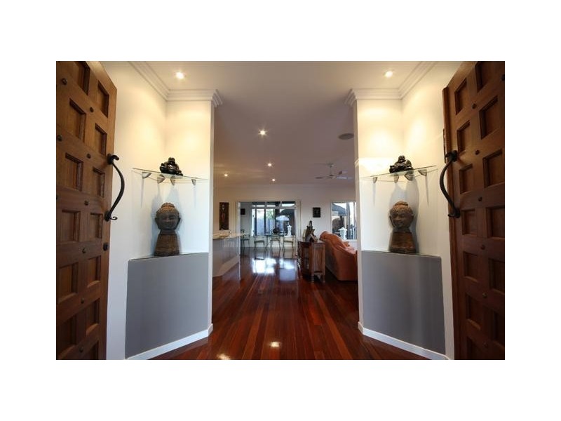 2 Elimbah Street, Pelican Waters QLD 4551
