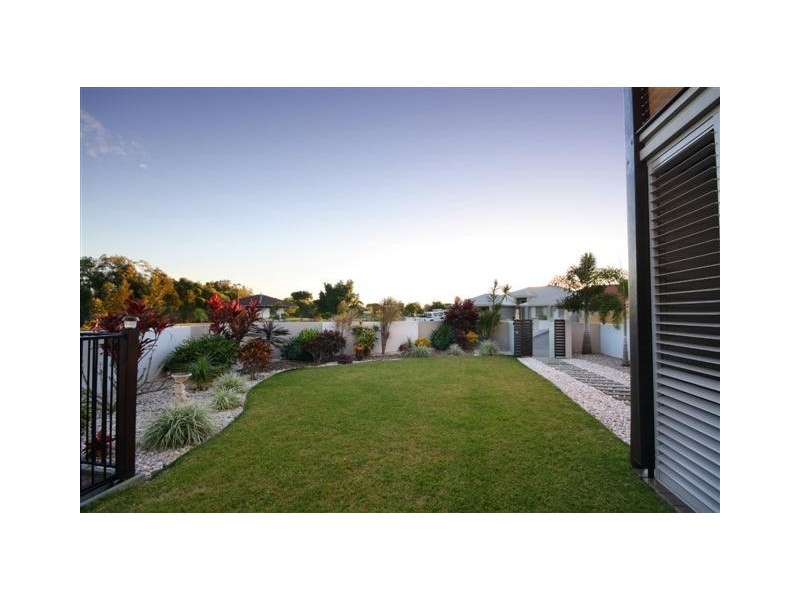 2 Elimbah Street, Pelican Waters QLD 4551